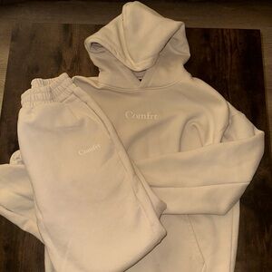 Comfrt Women's Cream Hoodie Sweatshirt and sweatpants SET!!